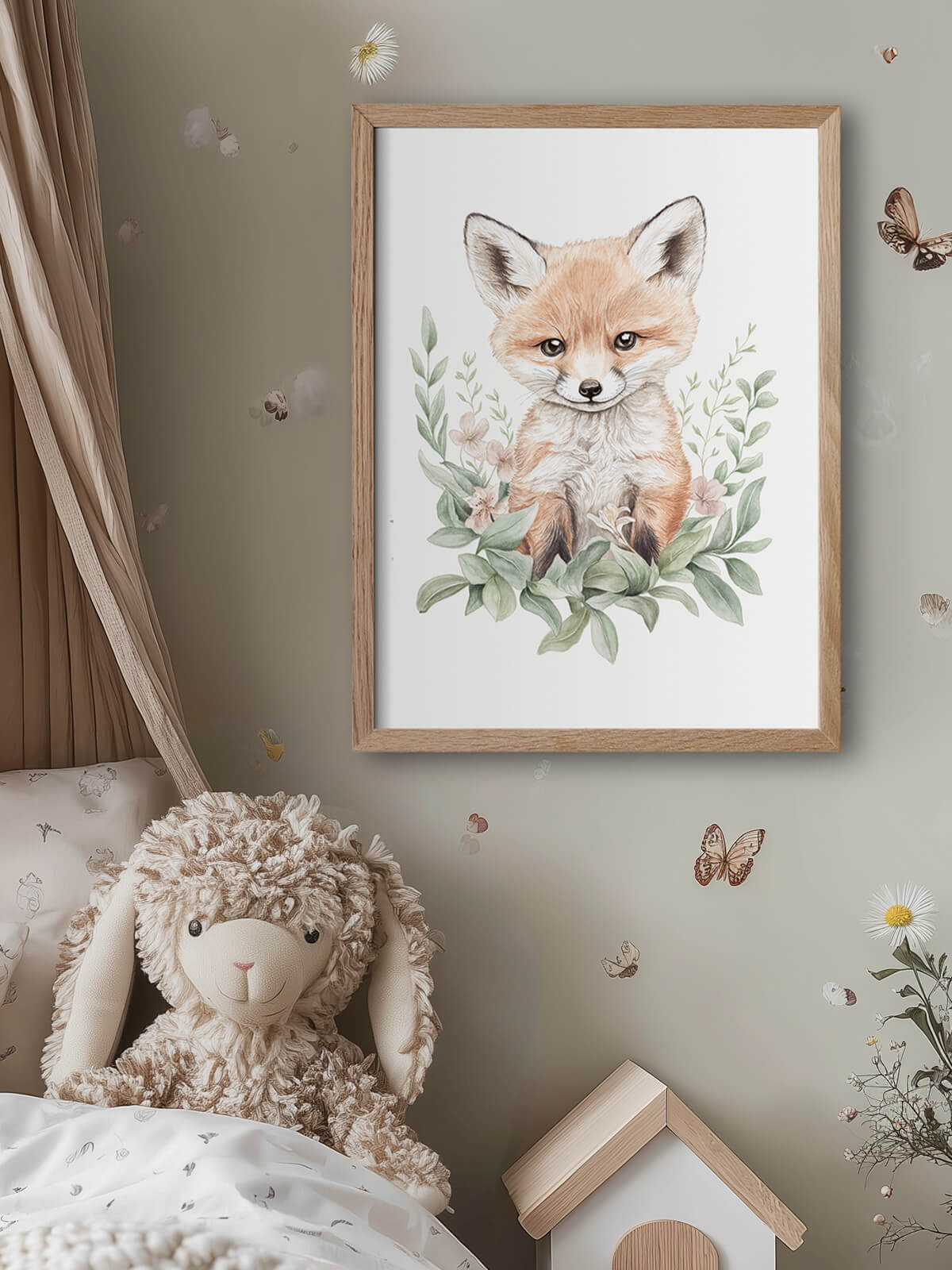 Handmålad barnposter med räven Remi i ekram, närbild i barnrum